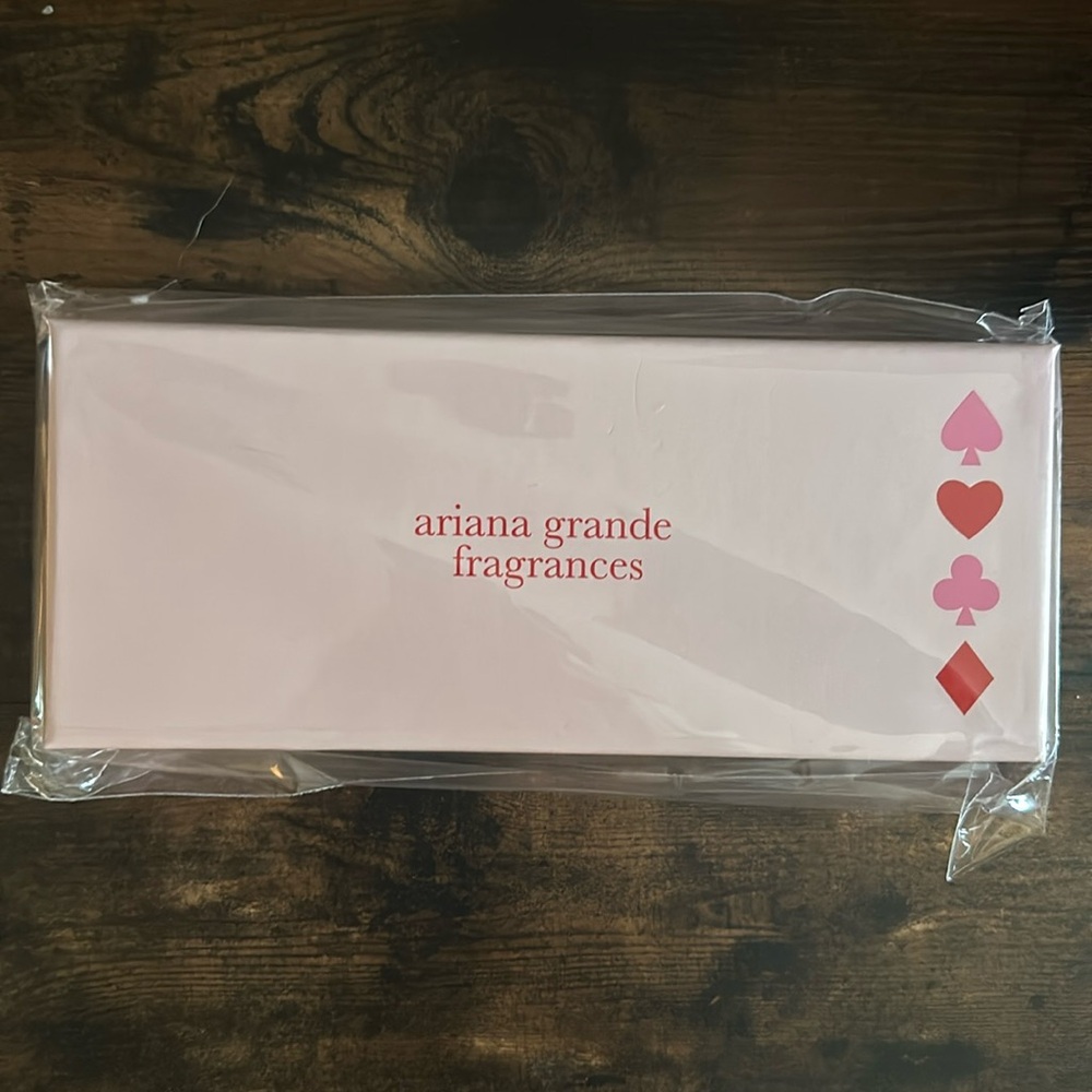 Ariana Grande Poker Set